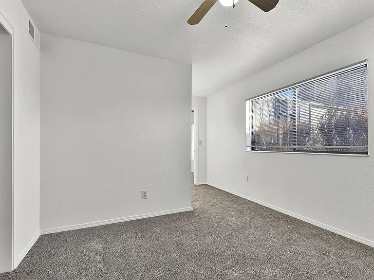 Hilton Street Apartments — Photo 42