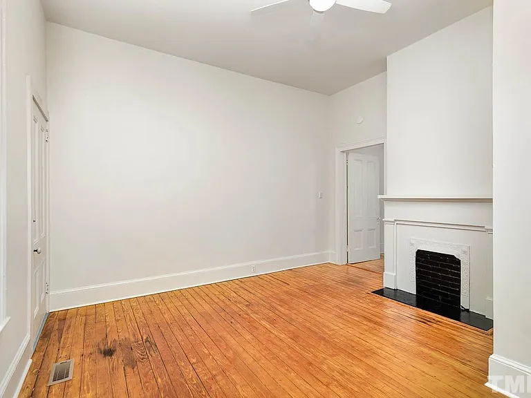 312 E Church St — Photo 12