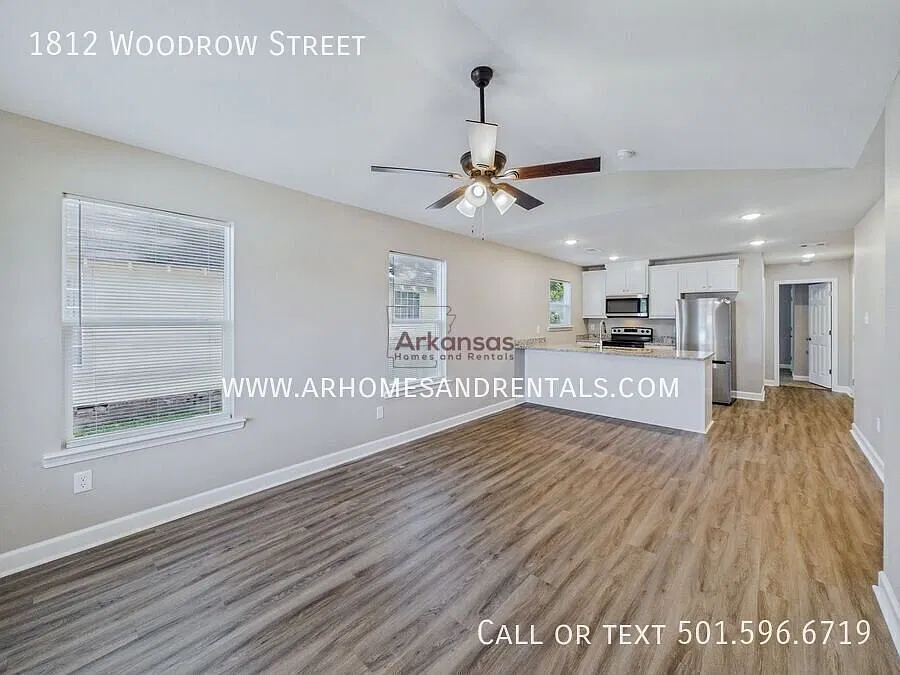 1/2 Off First Month's Rent ~ 1812 Woodrow Street | 4 Bedrooms | 2 Bathrooms — Photo 3