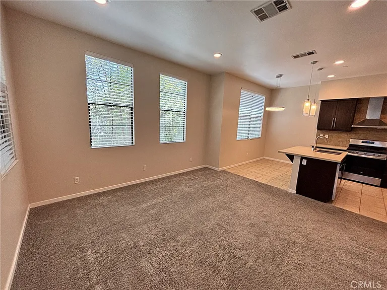 501 W Maple Ave — Photo 26