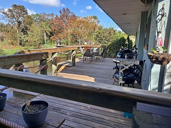 Large deck on Leitner Cree