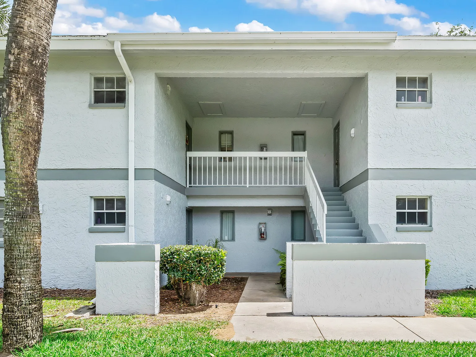 2 bed, 837 sqft, $1,200 — Photo 3