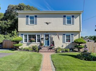 100 Bardsley St, Fall River, MA 02723
