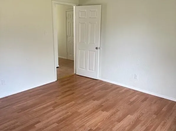 709 Campbell Ln, Denton, TX 76209