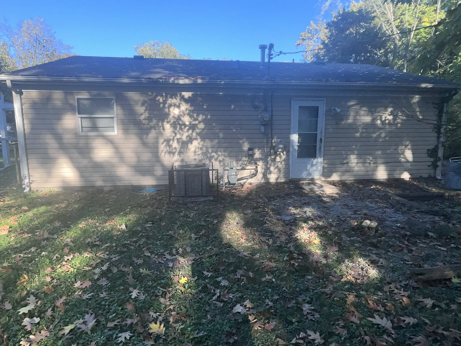 3 bed, 936 sqft, $1,075 — Photo 4