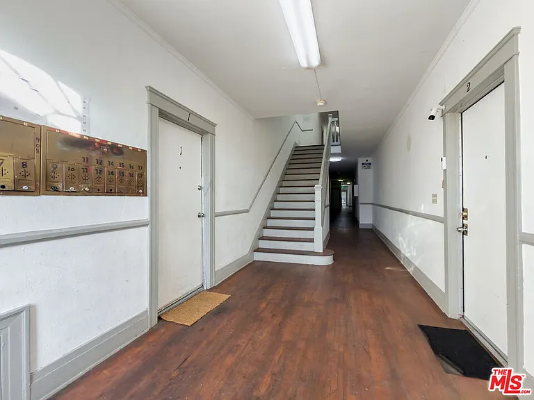 908 S Normandie Ave #7 — Photo 6