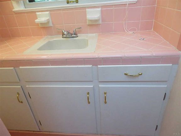 3rd image of 1860 Copley Dr