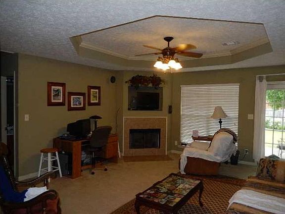 5th image of 825 Cottage Ln