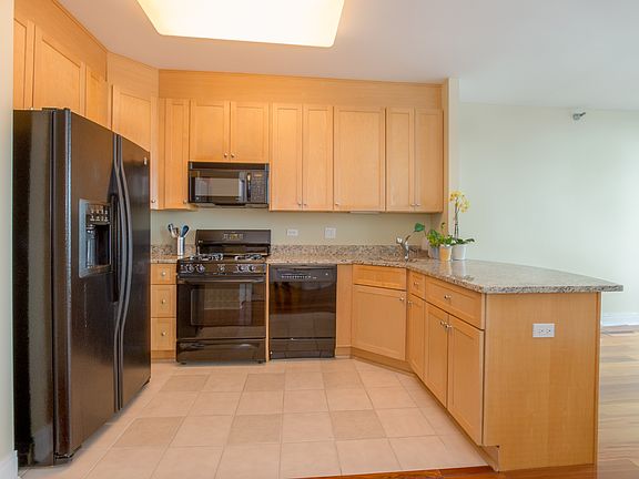 3rd image of 33 W Ontario St APT 57C