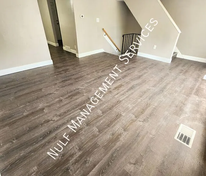 449 Idlewood Rd — Photo 2