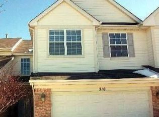 210 Wimbledon Pl, Bloomingdale, IL 60108