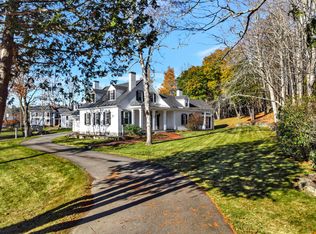 11 Old Kents Hill Rd, Readfield, ME 04355