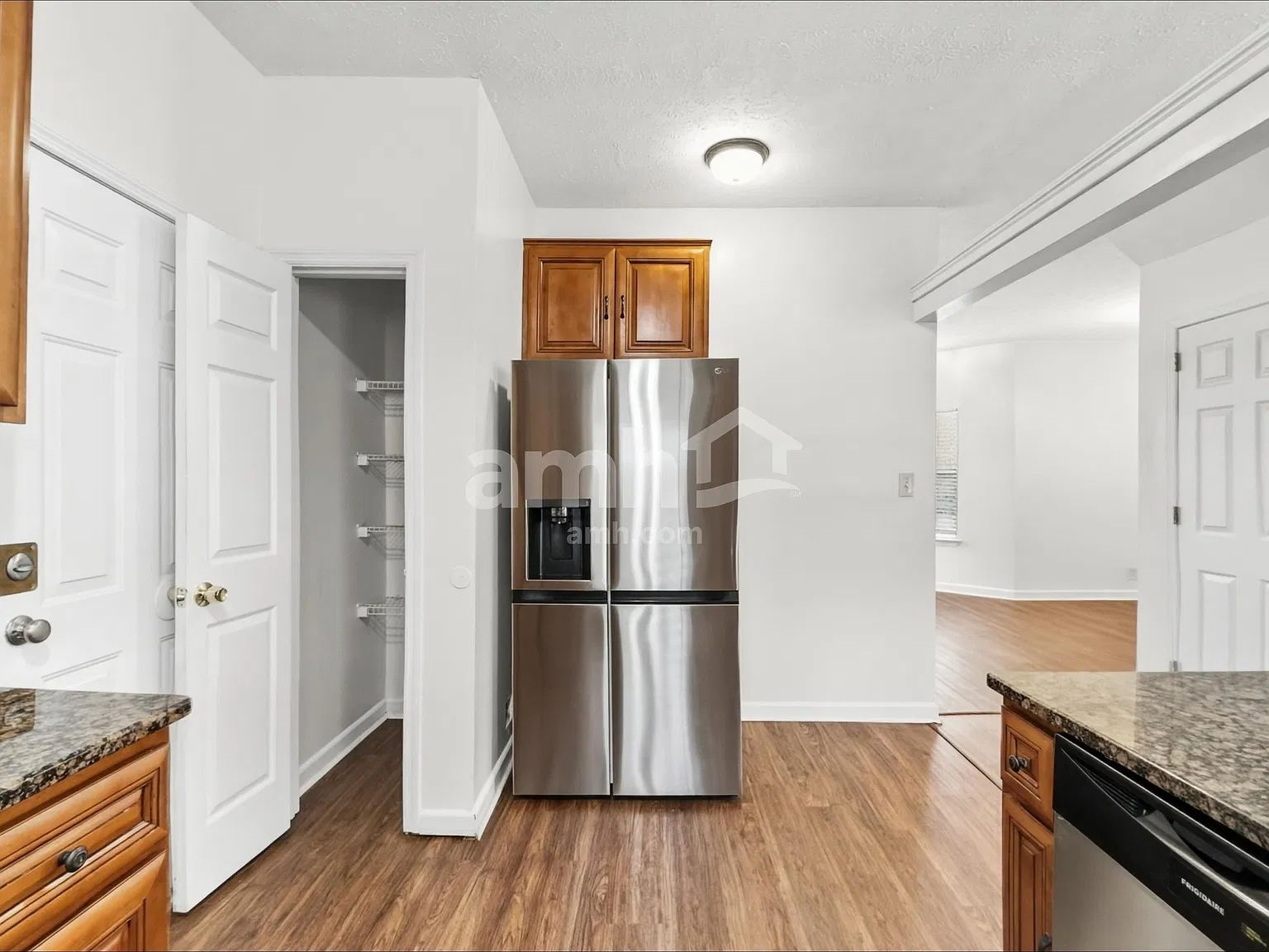 4 bed, 2.5 bath, 1914 sqft, $2,475 — Photo 4