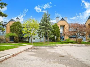 95 Trailwood Dr #832, Mississauga, ON L4Z3L2