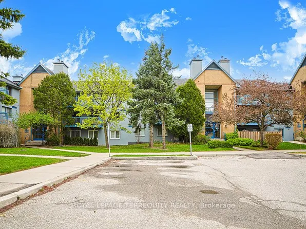 95 Trailwood Dr #832, Mississauga, ON L4Z 3L2