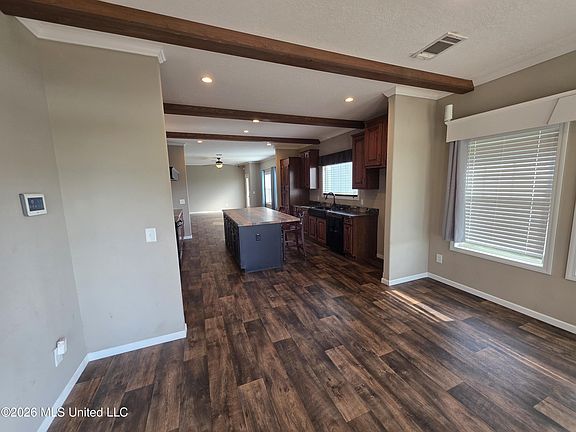 2nd image of 3158 Mound Rd NE