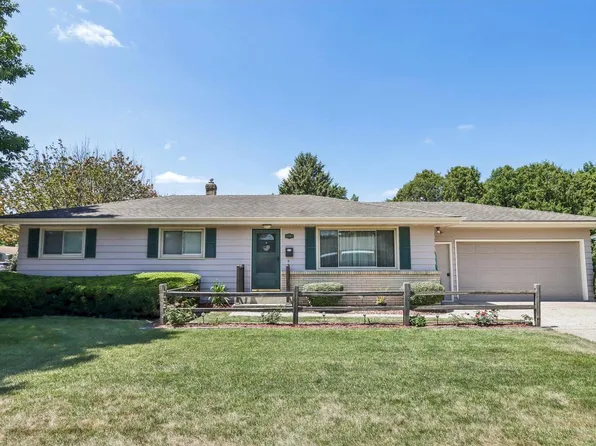 1005 Sumac DRIVE, Janesville, WI 53545