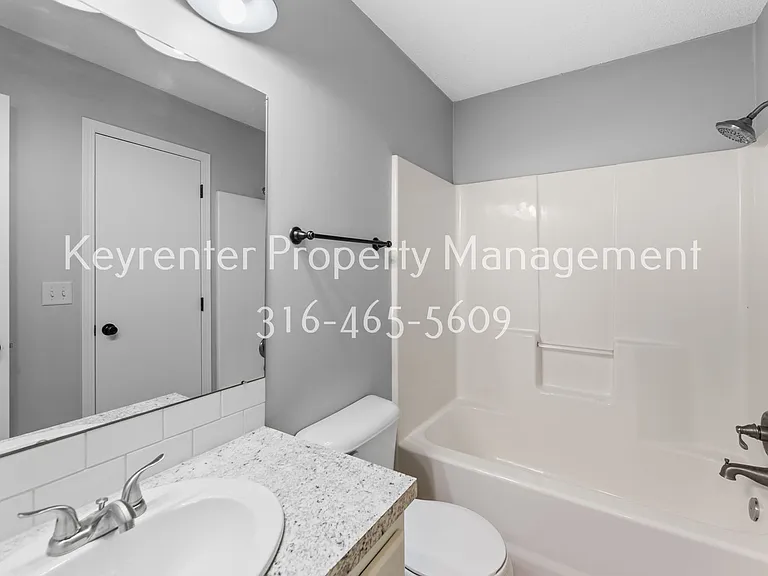 1610 E Summerwood St — Photo 8