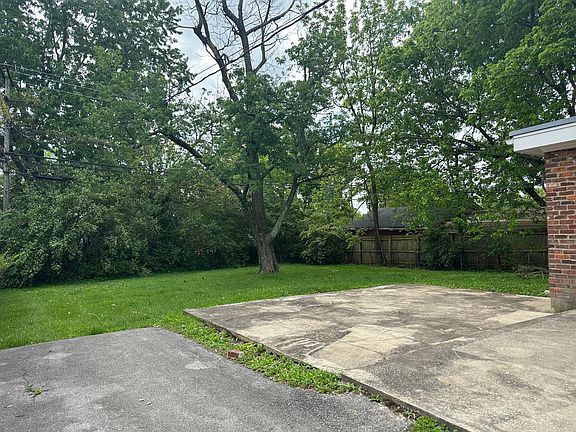 2nd image of 3570 Greenlawn Dr