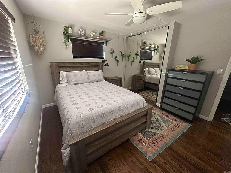 1315 Darby St — Photo 4