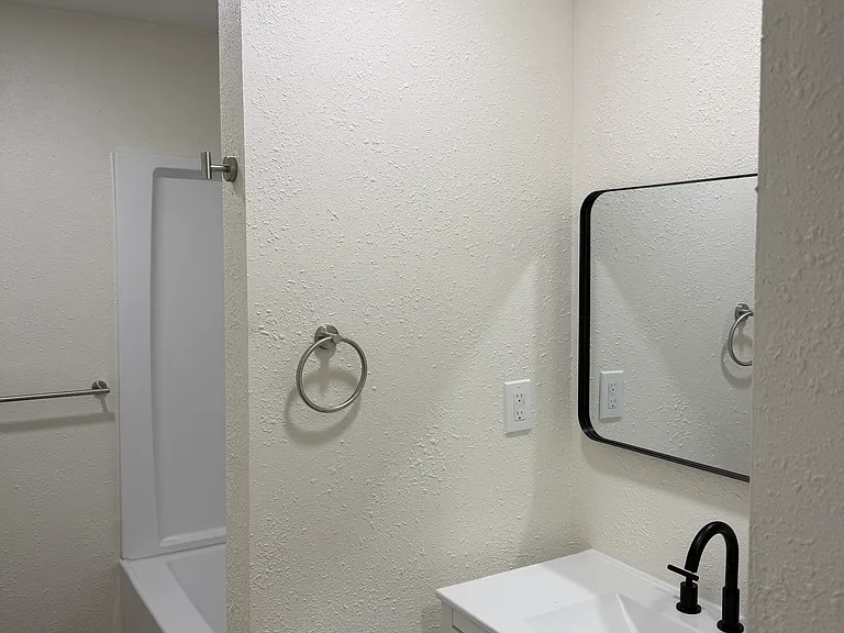 6895 Amherst St — Photo 27