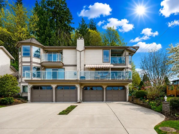 8376 Centre St, Delta, BC V4C 3X4
