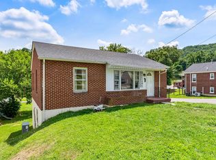 413 Draper Ave, Pulaski, VA 24301
