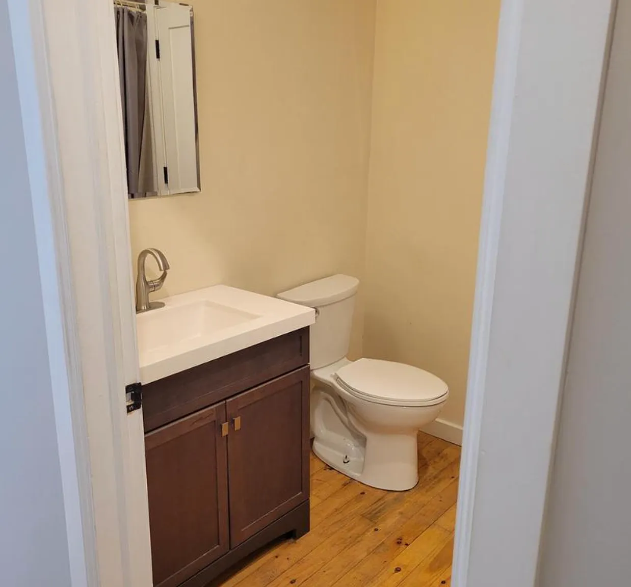 3 bed, 750 sqft, $1,600 — Photo 3