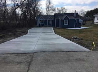 805 Cummins Rd, Des Moines, IA 50315