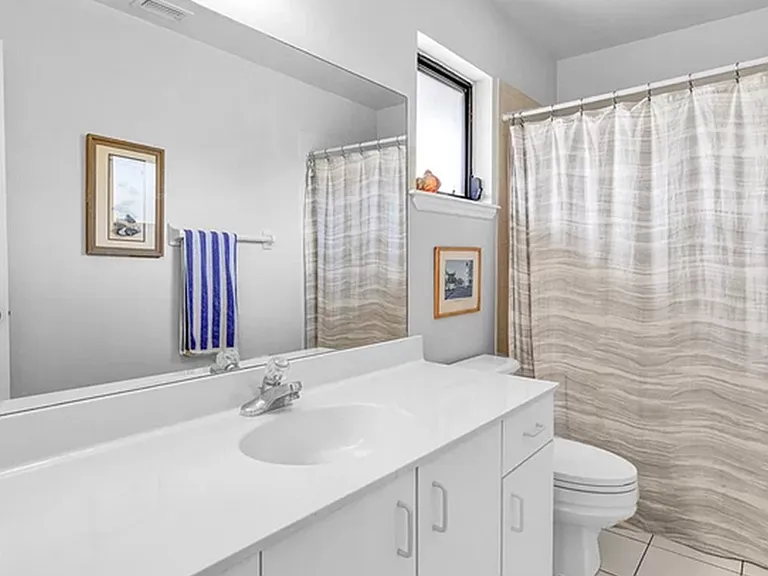 Second bath room