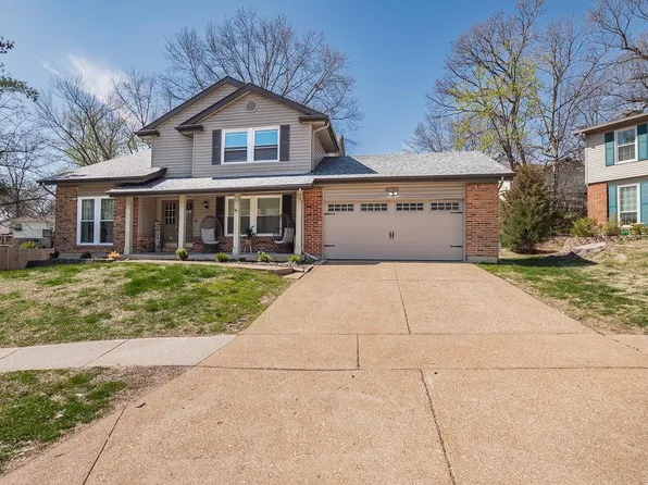 4511 Beaver Brook Ct, Saint Louis, MO 63128