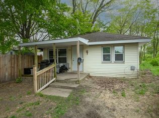 1121 Liberty Dr, Mishawaka, IN 46545