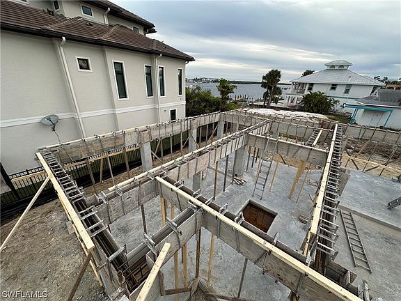 2nd image of 270 Miramar St