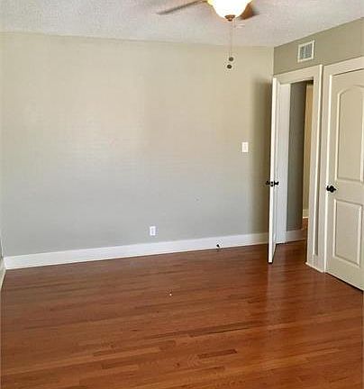 2nd image of 4326 Roanoke Pkwy APT 204