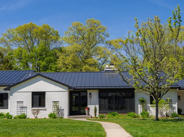 802 W Lowell St, Ludington, MI 49431