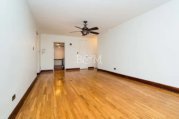 Sold by Brick&Mortar | media 35