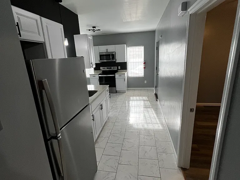 785-787 Broad St #1 — Photo 5
