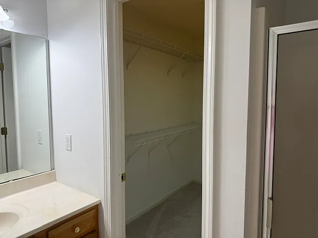 4 bed, 2.5 bath, 2024 sqft, $2,750 — Photo 2