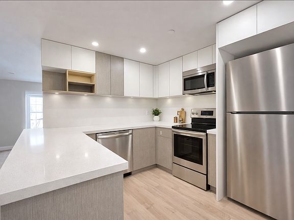3rd image of 433 Pulaski St APT 1