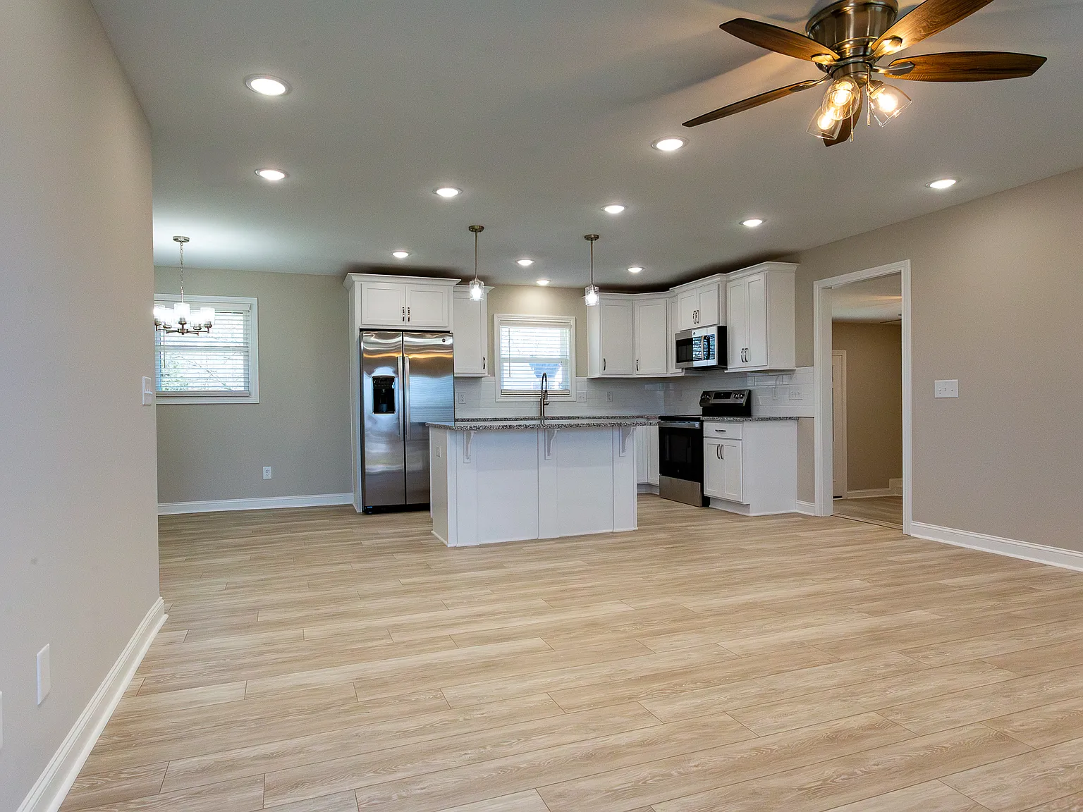 3 bed, 1500 sqft, $1,800 — Photo 2