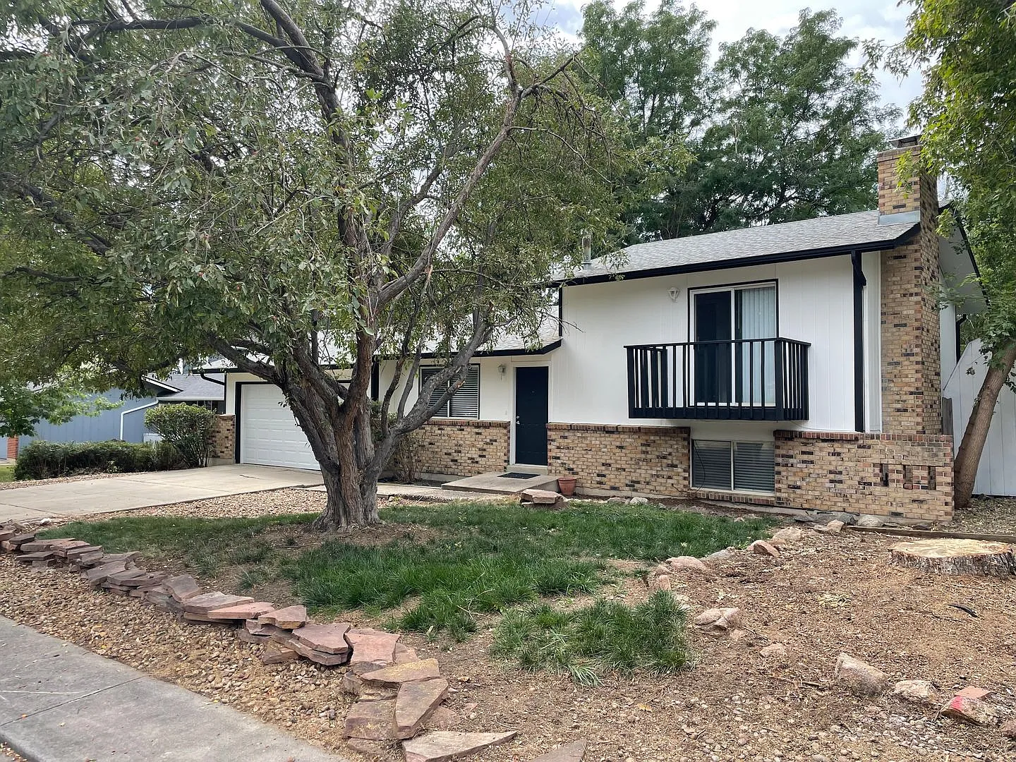 Centaur Village 3 Bedroom/2 Bath Newly Updated, Huge Yard — Photo 2