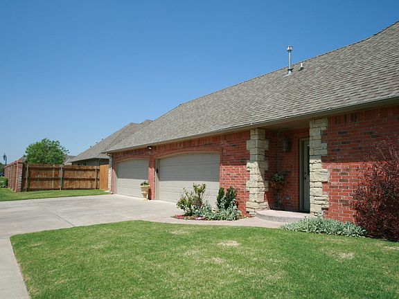 2nd image of 13201 Winding Vine Ln