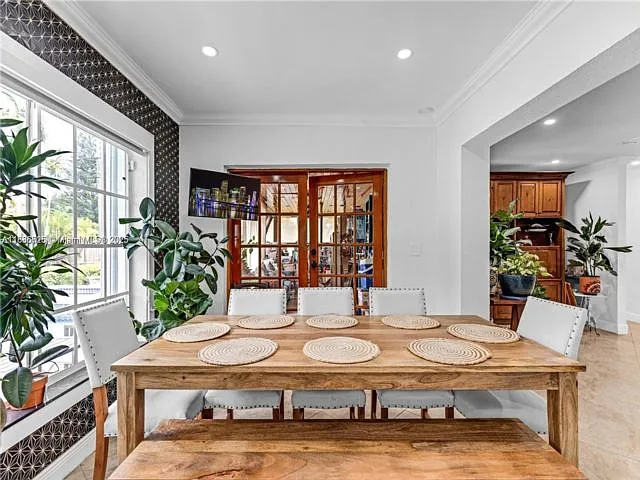 9901 SW 35th Ter — Photo 7