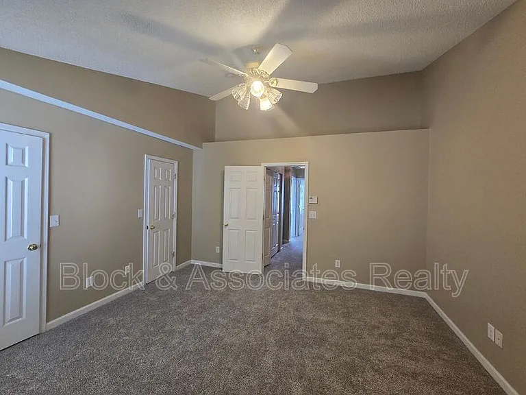 210 Brittany Way — Photo 17