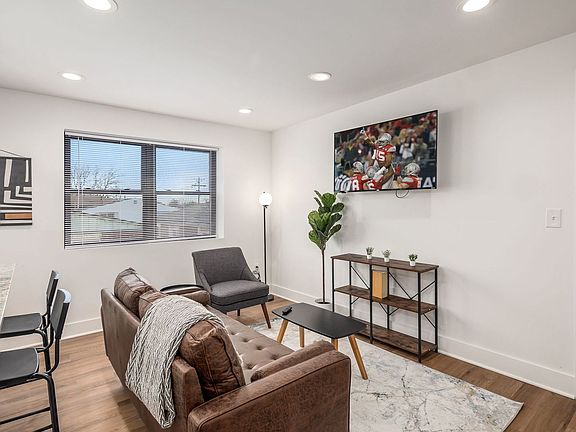 3rd image of 1656 E Livingston Ave #5