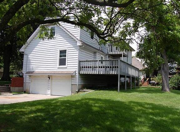 3rd image of 9801 Connell Dr