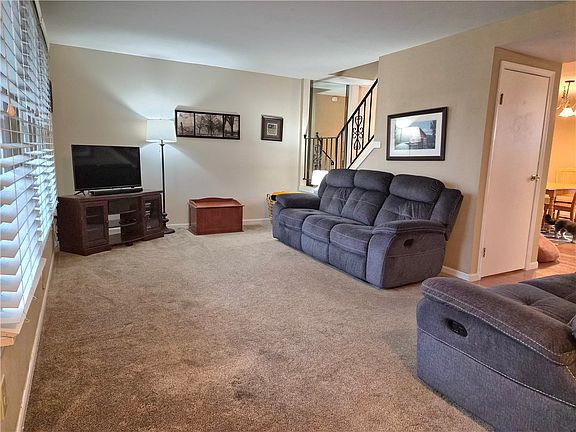 5th image of 69 New Wickham Dr