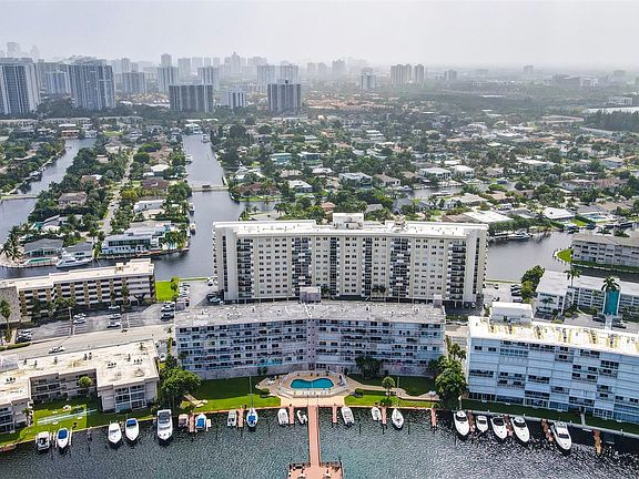 3rd image of 401 Golden Isle Drive #1101