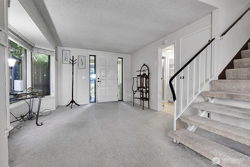 4th image of 15402 Rose Road SW