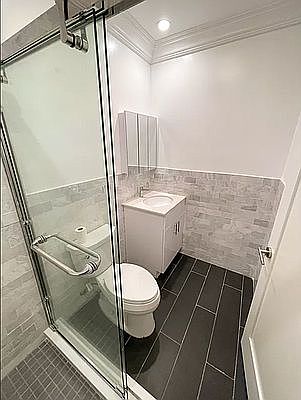 5th image of 148 Willow St APT 3